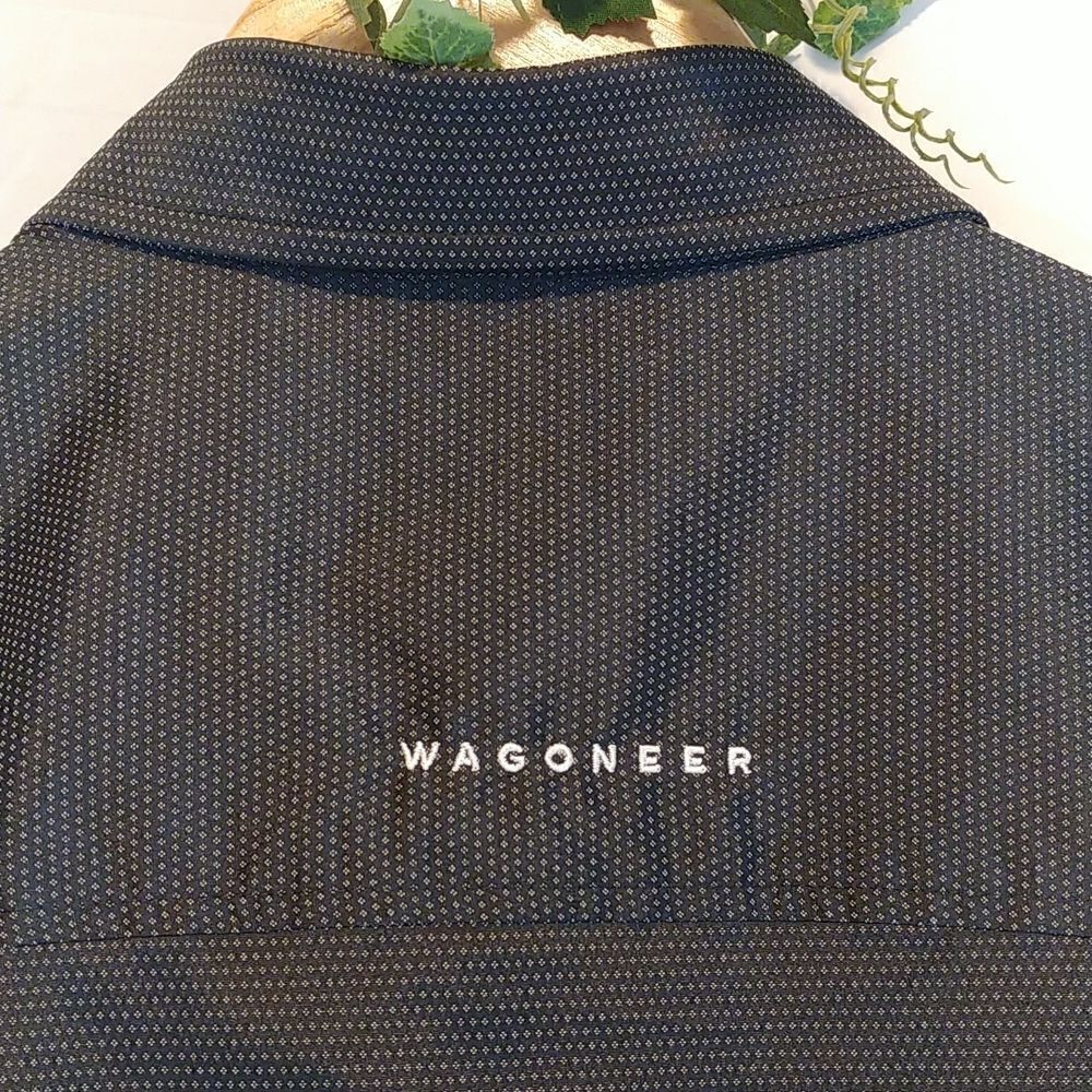 Cutter& Buck. Jeep Wagoneer. Button Down Versatech. Size Small. NWT - Picture 5 of 9